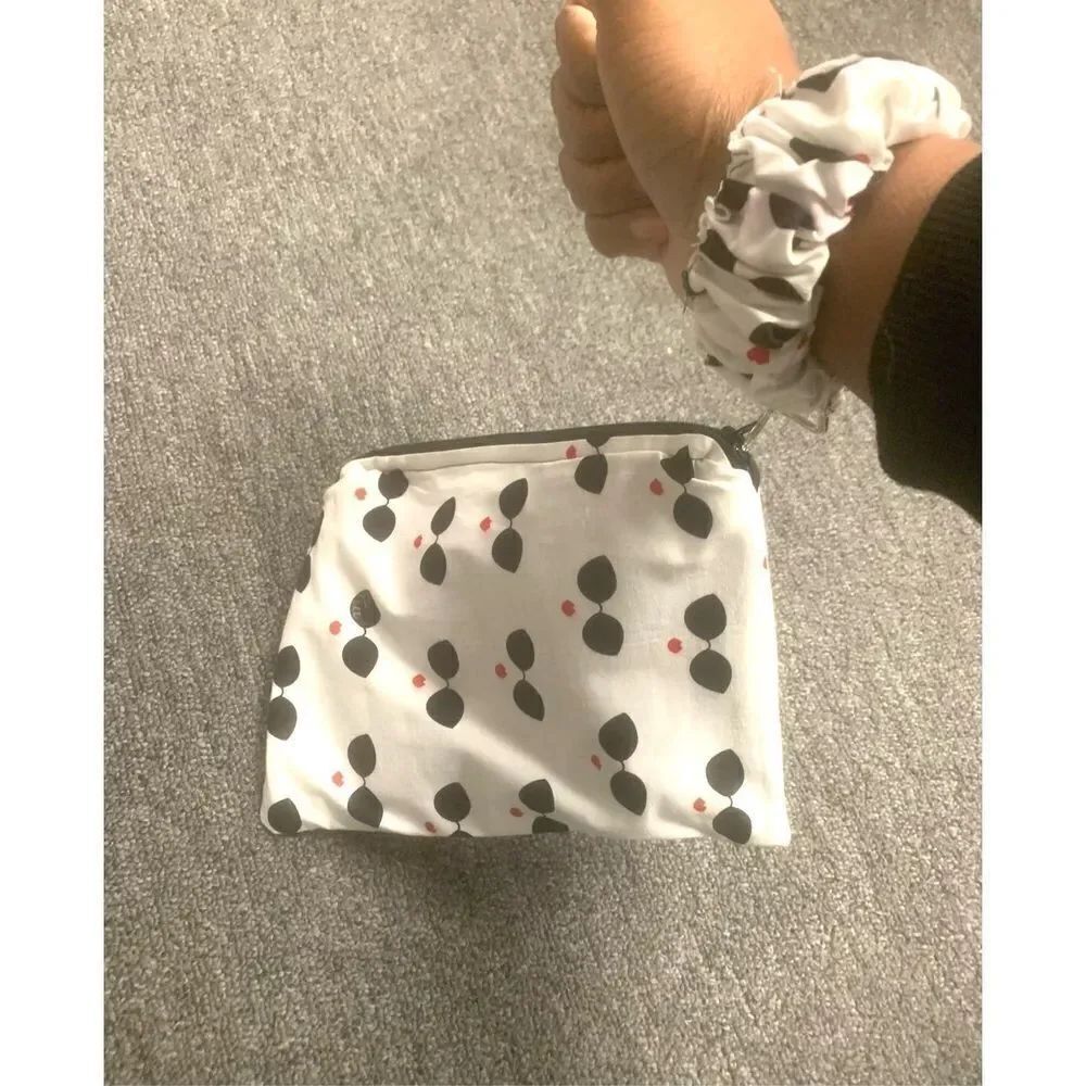 Scrunchie Keychain Wristlet Set - Picture 4 of 6